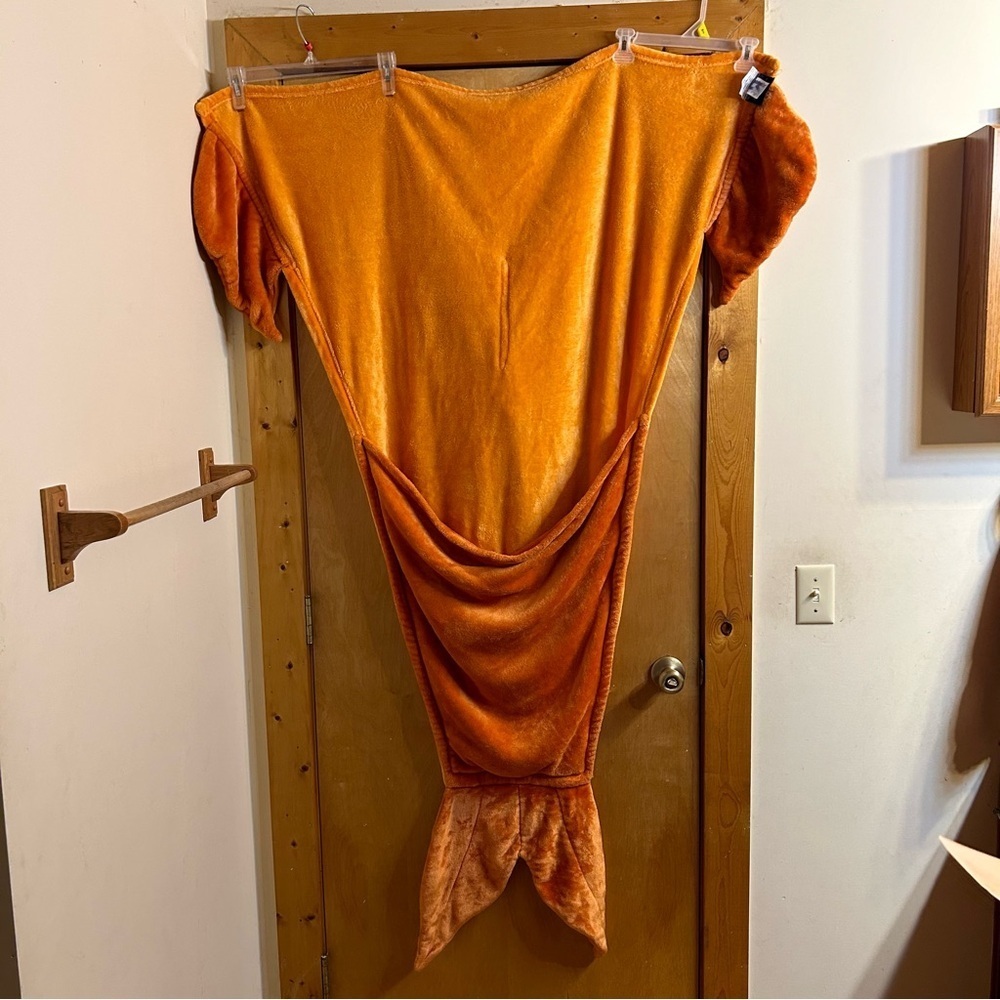 Cuddle Buddies GoldFish Blanket - Orange